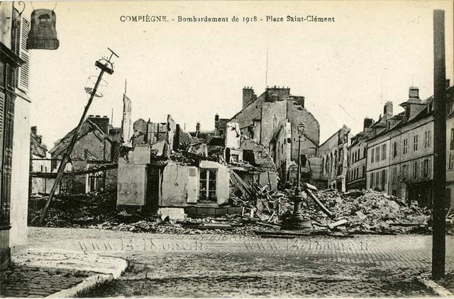 Compiï¿½ï¿½gne - Bombardements de 1918<br>Place Saint-Clï¿½ï¿½ment