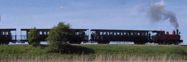 La locomotive 130T Corpet Louvet de 1906 entre Noyelles-sur-Mer et Saint-Valéry-sur-Somme est du même type que celle de Sissonne et continue à accomplir un excellent service