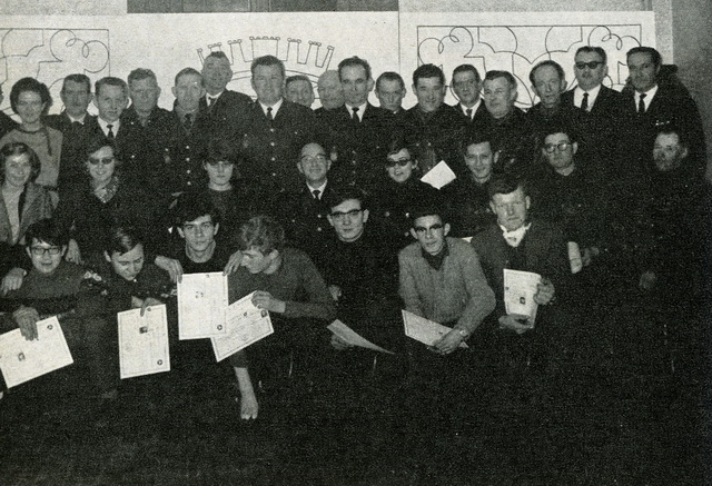 Remise des diplômes aux secouristes le 15 février 1966