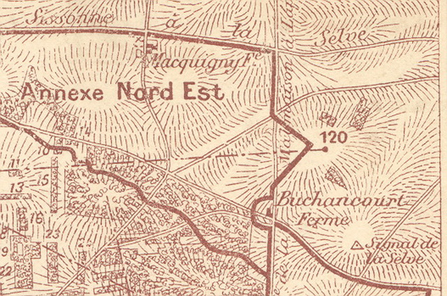 Buchancourt  la cration du camp. La ferme est encore extrieure au camp, formant une enclave.