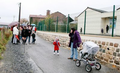  Les bombes ? C'est l'attraction du village. 