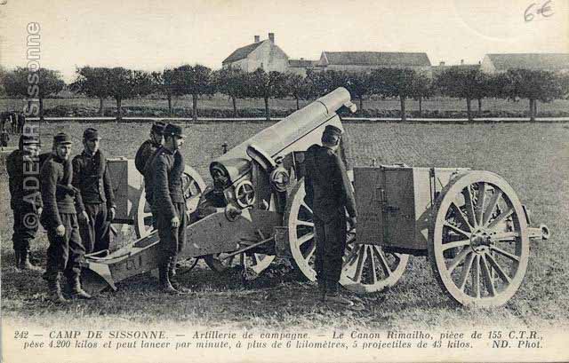 Pice de 155 CTR court avec caisson d'artillerie