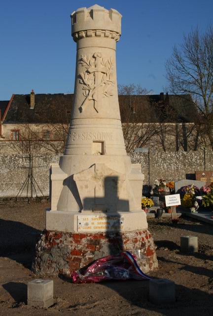 Le monument du cimetire,<br>en cours de restauration (2007),