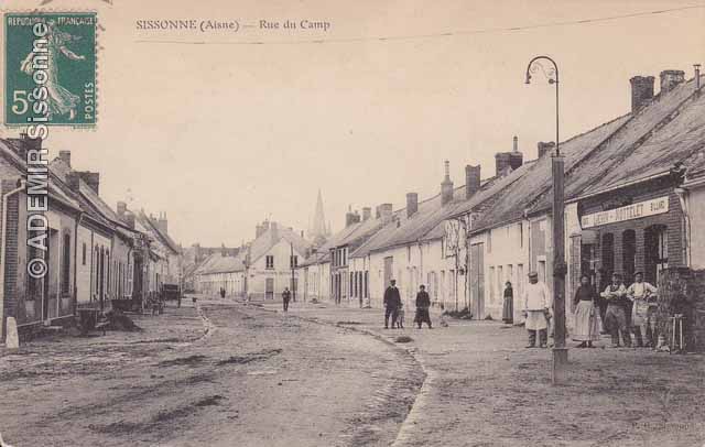 Le bec de gaz rue du Gal Leclerc <br>qui a perdu sa lanterne