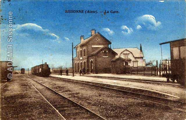 Arrive du train de St-Erme<br>L'htel Terminus a brl et remplac par une habitation