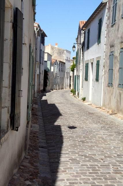 8.jpg - Saint-Martin de Ré : ruelle