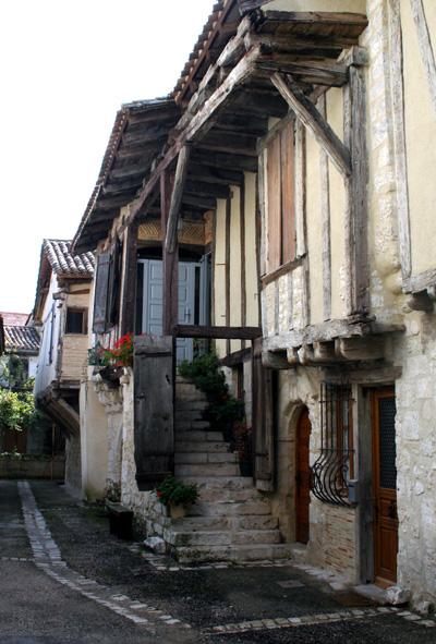 dordogne14.jpg - Ruelle et maisons typiques