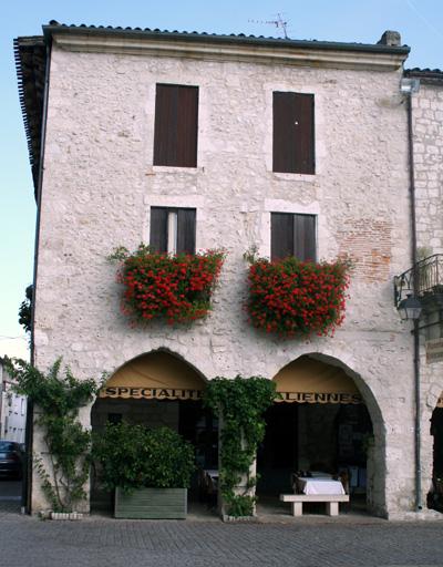 dordogne4.jpg - Belle façade à Eymet