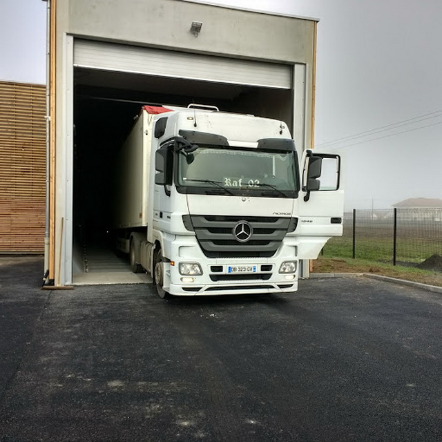 Le premier camion de livraison