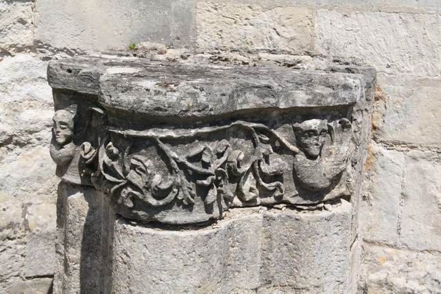 Les restes d'un édifice ancien