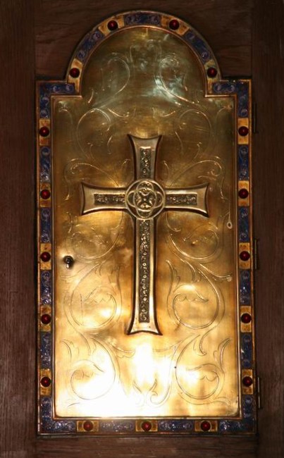 Le tabernacle.<br>Certains antiquaires l'attribuent  Jean Gougeon.